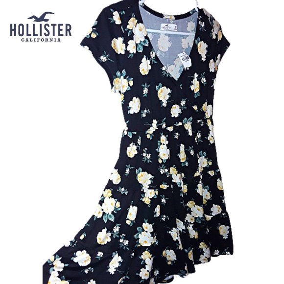 Hollister Dresses & Skirts - NWT HOLLISTER Black V-Neck Tiered Floral Dress
